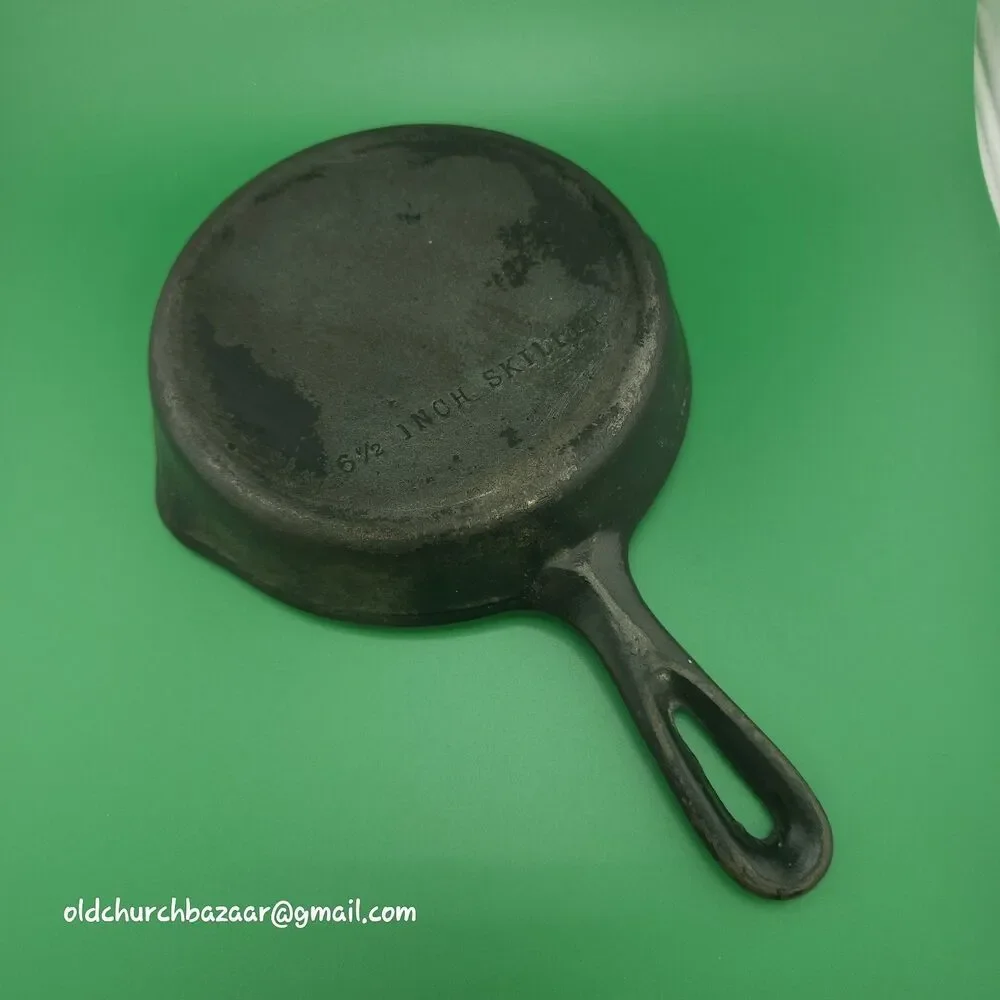 Wagner Ware Cast Iron #3 Skillet 6 1/2 Inch double spout Unmarked Vintage